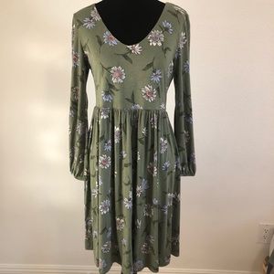 Green floral long sleeve dress